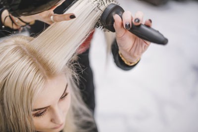 capelli biondi shampoo antigiallo